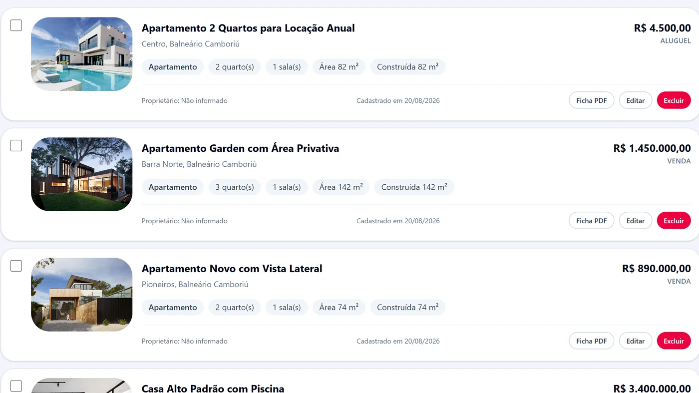 Listagem de imóveis do CRM, com foto, preço, bairro e metragem em cada linha